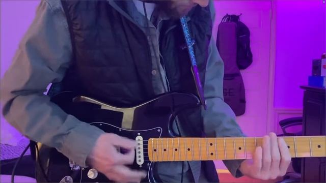 Universal Audio Volt 476 compressor test with Strat смотреть онлайн