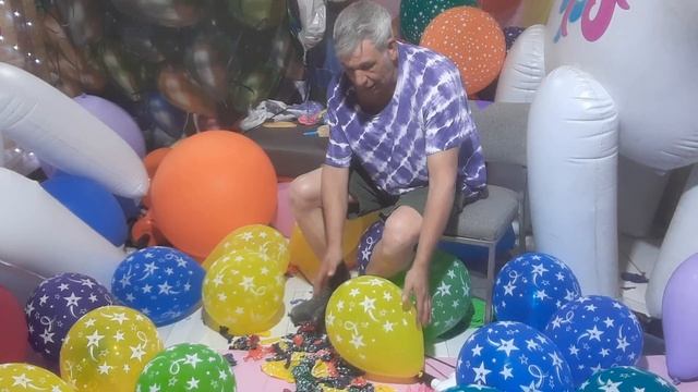 Balloons from Yesterday's Video - A Weeks Later смотреть онлайн