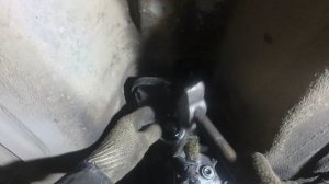 Suzuki. Grand Vitara 2. Замена сальника заднего раздатки.