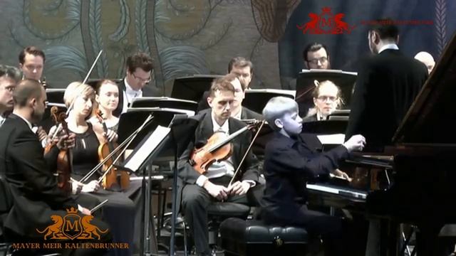 Alexander Malofeev - World Famous Pianist смотреть онлайн