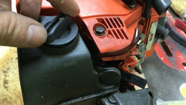 Olympik/Efco/Oleo-Mac 940 No Gas - Fuel Line Replacement A ...Chainsaw Projects смотреть онлайн