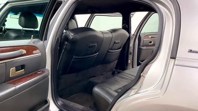 2006 Federal Lincoln Towncar 44" 6-Door Limousine (6Y633839) смотреть онлайн