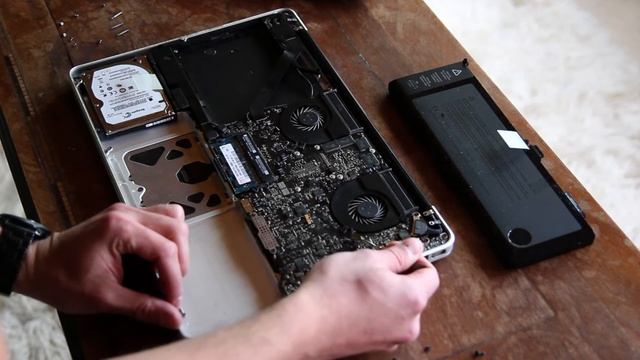 How to: Replace a Fan. Macbook Pro 15". смотреть онлайн