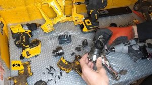 Ремонт гайковерта DeWALT DCF922 (замена двигателя, платы, блока подсветки)