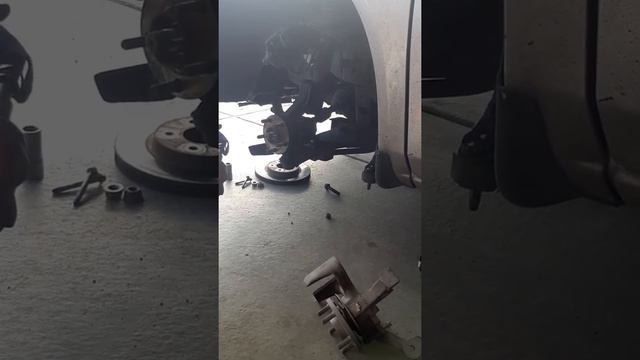 2001-2003 dodge neon, steering knuckle with the wheel bearing. смотреть онлайн