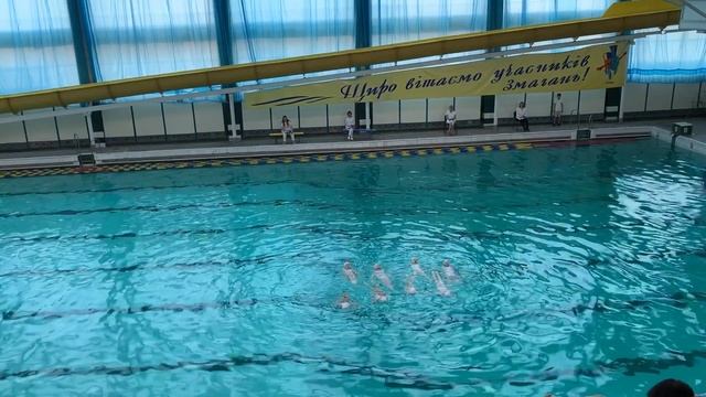 Синхронний Танец маленьких лебедей