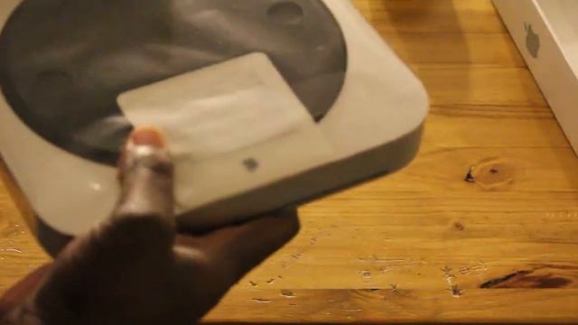 New Mac Mini 2010 with HDMI Unboxing смотреть онлайн