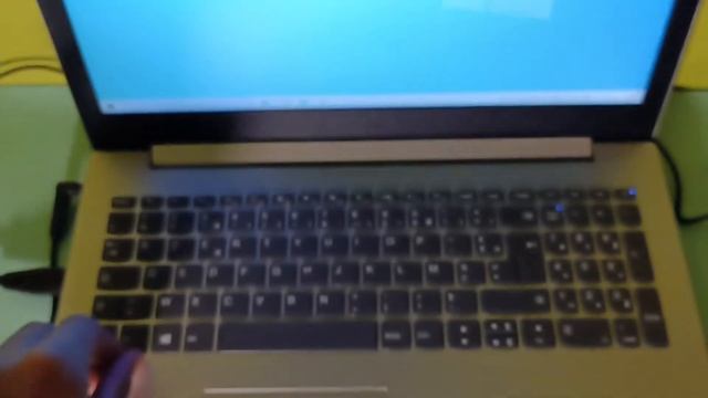 Comment ajuster la luminosité de son écran de PC grâce à un raccourci clavier смотреть онлайн