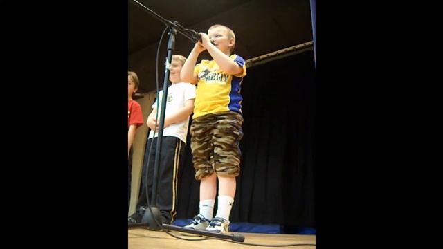 Wes Recites a Poem at School смотреть онлайн