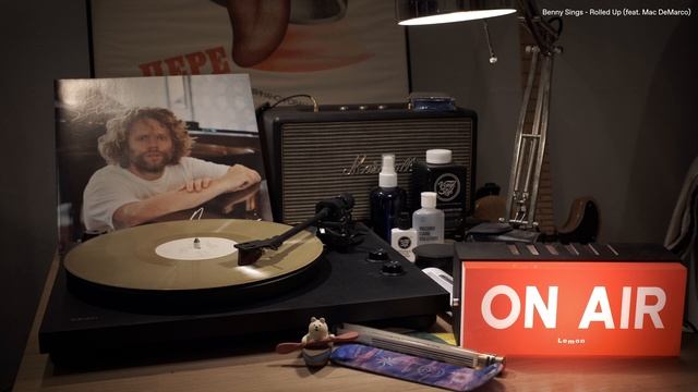 [바이닐로 듣는] Benny Sings - Rolled Up (feat. Mac DeMarco) смотреть онлайн
