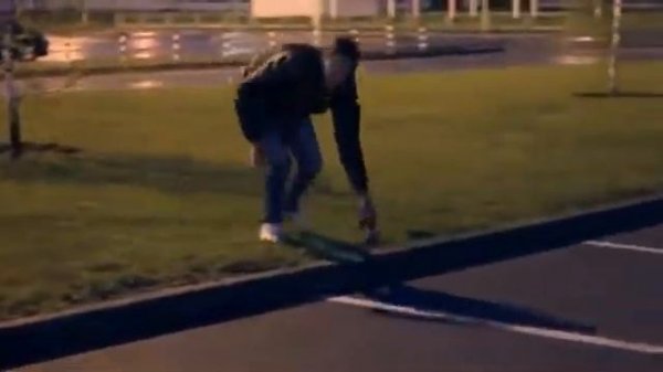 Машина уезжает от пьяного водителя