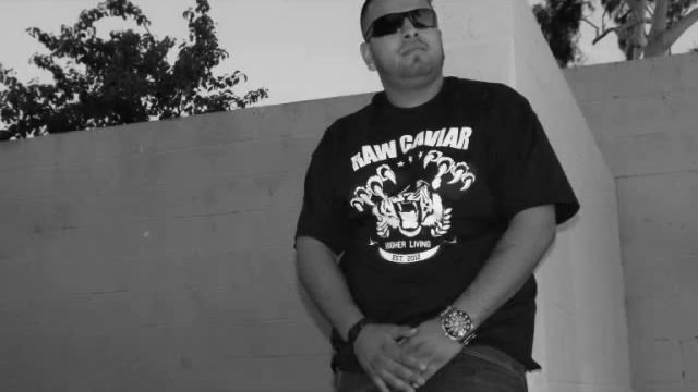 Raw Caviar Clothing (The Intro) смотреть онлайн