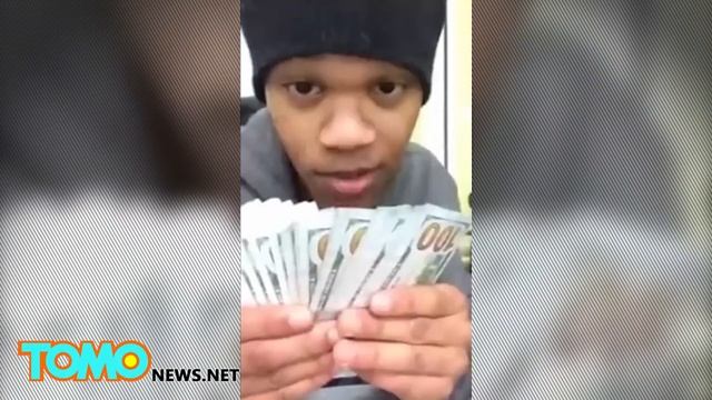 Selfie gone wrong: idiot iPad thieves arrested after accidentally uploading photos to iCloud смотреть онлайн