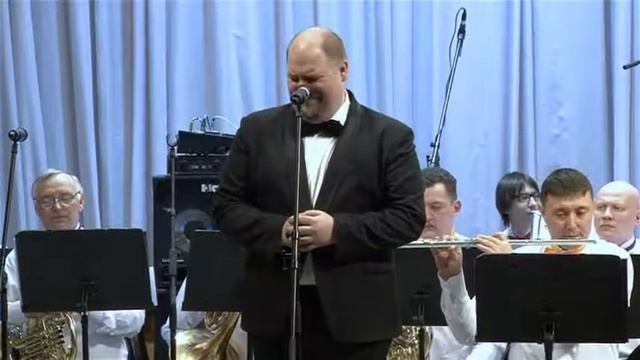 Губерн.духовой оркестр и Ансамбль скрипачей «Созвучие».  Разговор со счастьем.  Солист   Д. Ганин