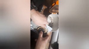 Ремонт хлебопечки Либертон. Замена втулки на оси вращения лопатки тестомешалки.