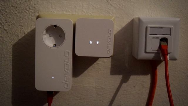 Devolo dLAN 550 WiFi Installation (Powerline Starter Kit einrichten) смотреть онлайн