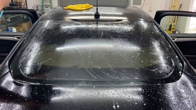 Rear Window Installation - Reverse Roll Method смотреть онлайн