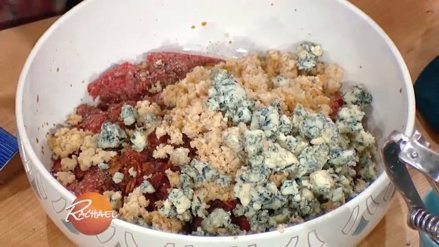Rachael's Bacon and Blue Meatball Sandwiches with Bacon Jam and Roasted Tomatoes | Rachael Ray Show смотреть онлайн
