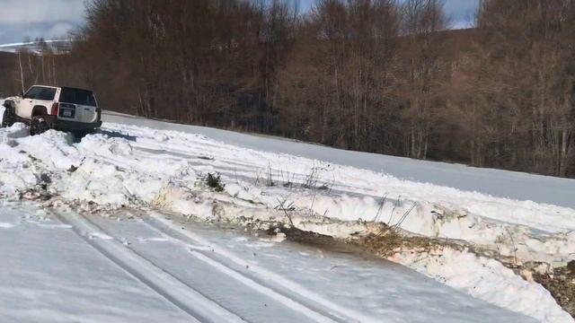 Пореден планински офроуд Toyota 90, Kia V8 portal, Patrol, Cherokee, Land Rover, Range смотреть онлайн