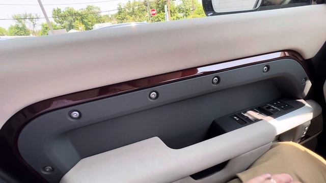 2023 Land Rover Defender 130 | IN-DEPTH WALKAROUND смотреть онлайн