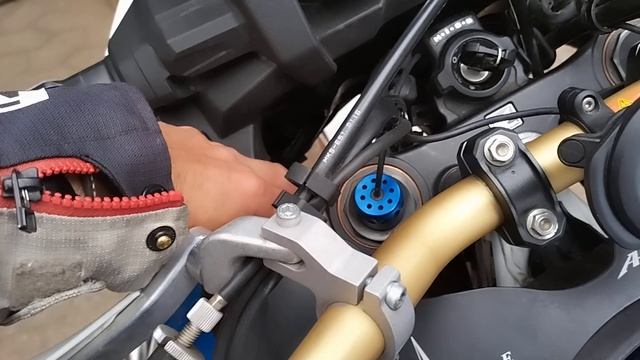 Africa Twin 1100 Wireless Android Auto setup смотреть онлайн
