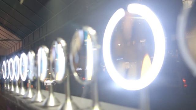 simplehuman sensor window display - Bed Bath & Beyond NYC смотреть онлайн