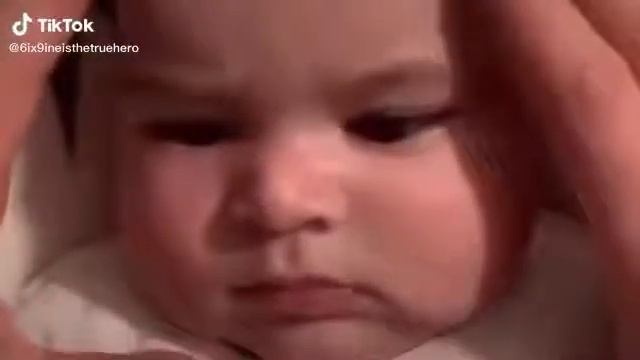 Windows error meme but it has a baby смотреть онлайн