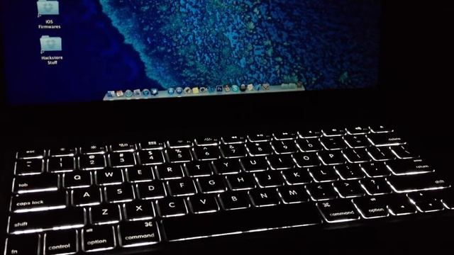 MacBook Pro Keyboard Lighting Effect To Music смотреть онлайн