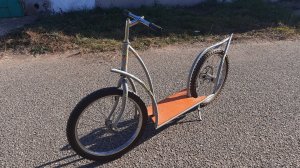 Простой самокат,  20-е колёса велосипеда.