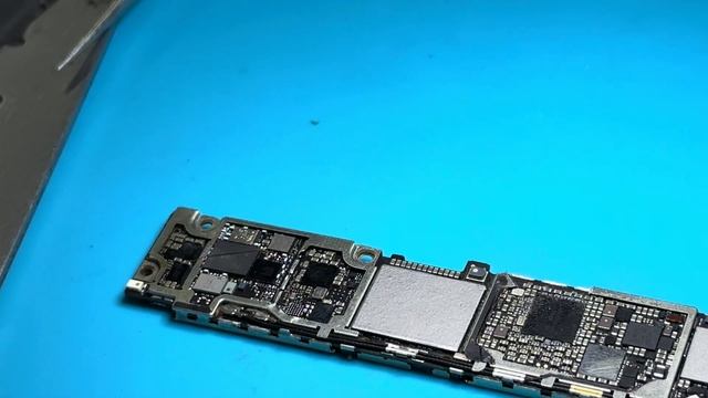iPhone 6s Plus not charging 🇳🇵😂under ic problem U2 E4 pin problem смотреть онлайн