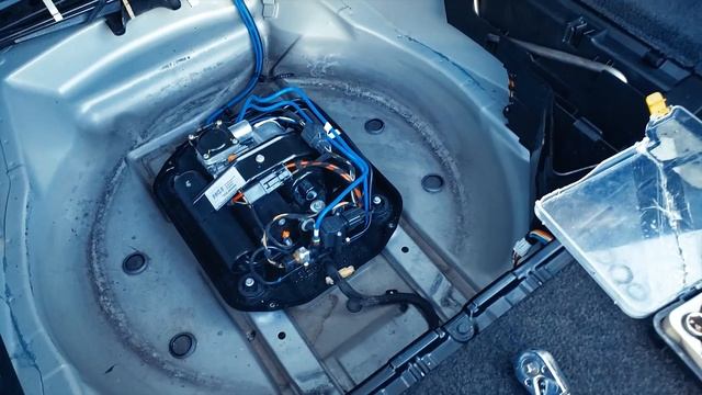 Suspension Fault Fix - 06-09 Land Rover Range Rover HSE L322 смотреть онлайн