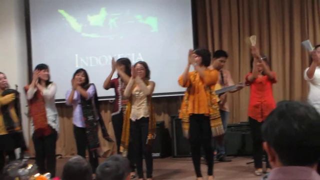 Eagle's Nest Academy Teachers Performing Recorded by Abigail Grade 1 Student 21 April 2014 смотреть онлайн
