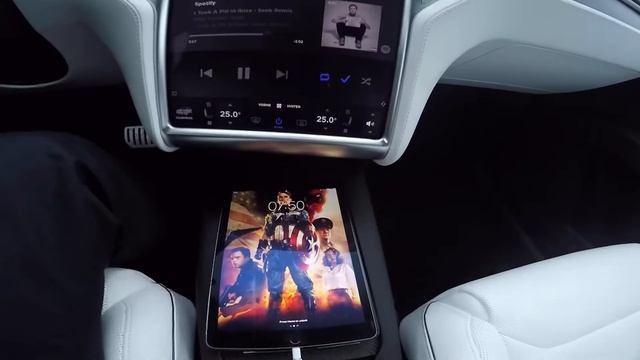 TESLA Model X - Panoramic Autopilot cruising on Autobahn смотреть онлайн