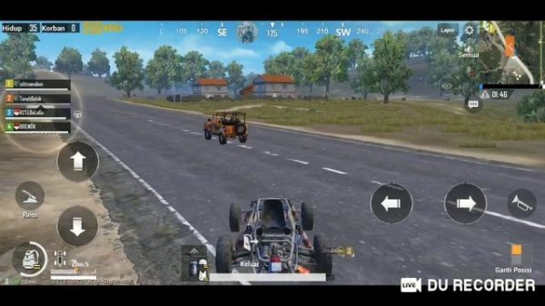 main bareng tante sambil di cium