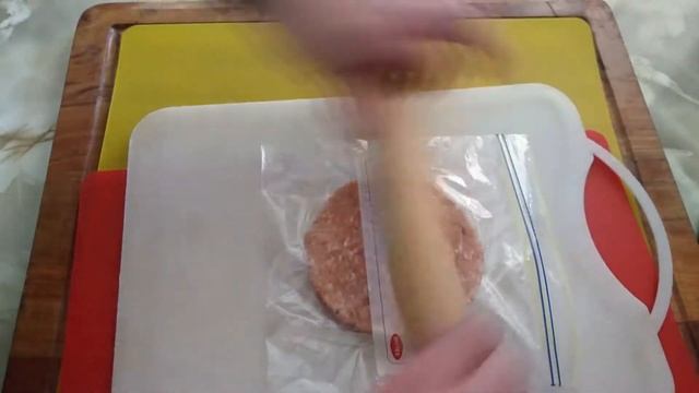 Homemade Hungry Jacks Chicago Whopper смотреть онлайн