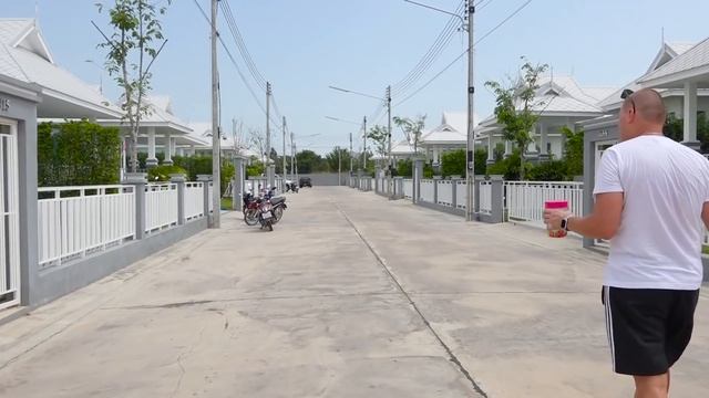 ВЛОГ Снова ПЕРЕЕЗД ! Интересная Вилла на 15 человек с бассейном! смотреть онлайн