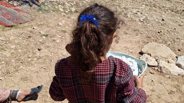 Batul's hard life: Marjan goes to the village to sell handicrafts and earn money смотреть онлайн