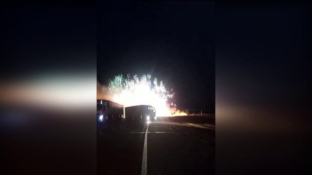 В Приамурье люди погибли в ДТП с фурой, перевозившей фейерверки смотреть онлайн