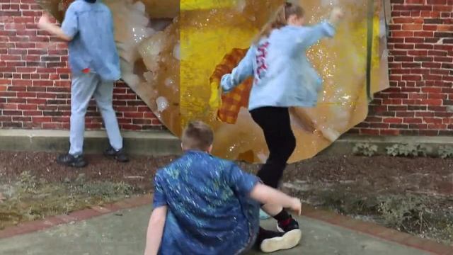 Peeing In My Mac & Cheese (Music Video) смотреть онлайн