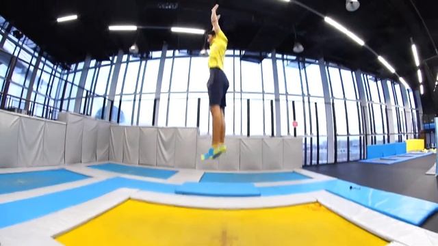 Как правильно прыгать на батуте смотреть онлайн