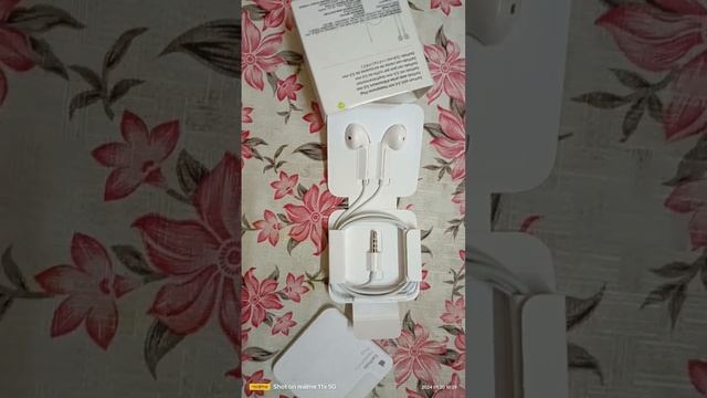 Original Apple EarPods 3.5mm Headphone Plug смотреть онлайн