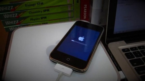 Install iOS 5 On iPhone 3G, 2G, iPod Touch 1G And 2G - WHITED00R