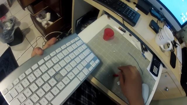 HOW TO: Repair Sticky keys on an Apple Wireless Keyboard смотреть онлайн