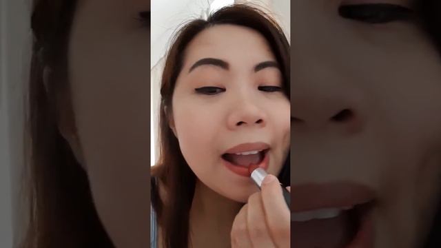 MAC lipstick TWIG review (Satin) смотреть онлайн
