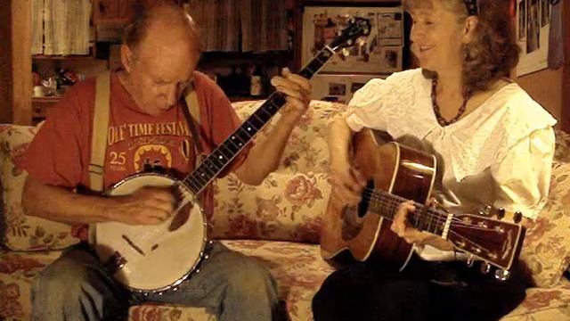 "Keep My Skillet Good & Greasy" Annie & Mac Old Time Music Moment смотреть онлайн