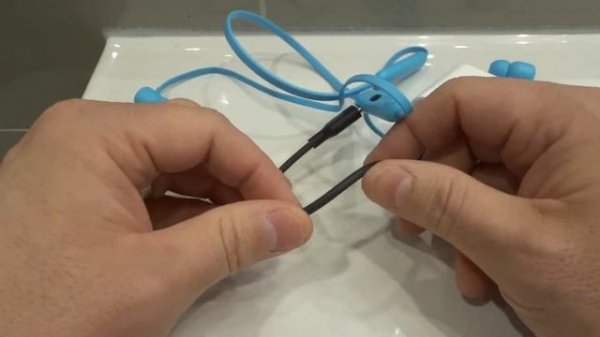 Beats Flex Earphones Not Charging-How To Fix The Problem-Easiest Tutorial