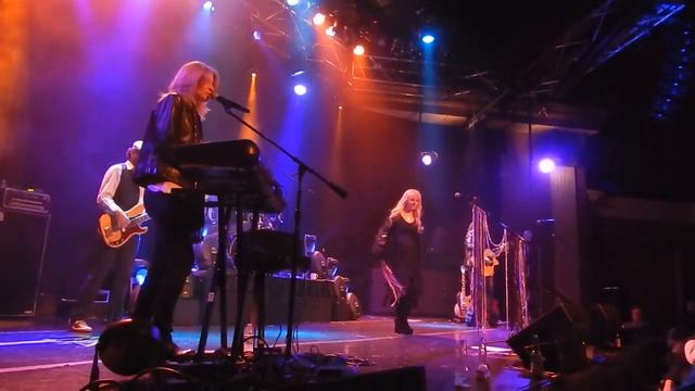 "Over My Head" -- Fleetwood Mac (cover) смотреть онлайн