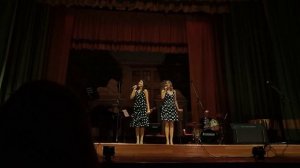 Песня "Хорошие девчата" из фильма "Девчата". Исп. Арина Чернышова и Татьяна Куликова.