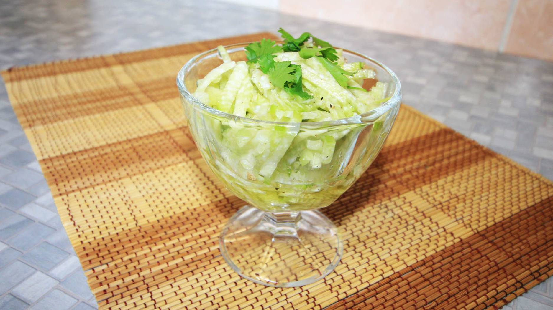 Салат из зеленой редьки с маслом смотреть онлайн