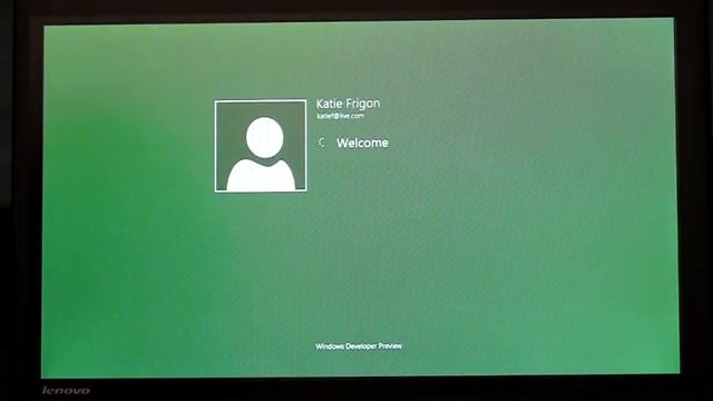 Benefits of signing in to Windows 8 with Windows Live ID смотреть онлайн
